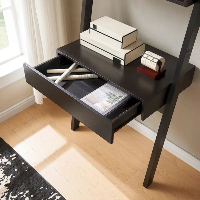Bureau moderne avec bibliothèque et rangement fonctionnel