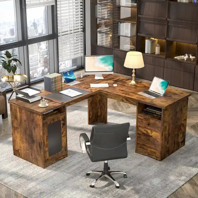 Bureau d'angle moderne de style ferme avec classeur et tiroirs, bureau de direction avec station de charge
