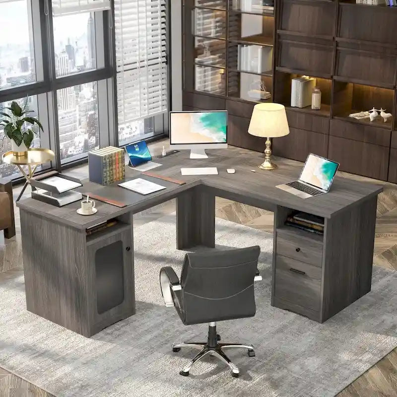 Bureau d'angle moderne de style ferme avec classeur et tiroirs, bureau de direction avec station de charge
