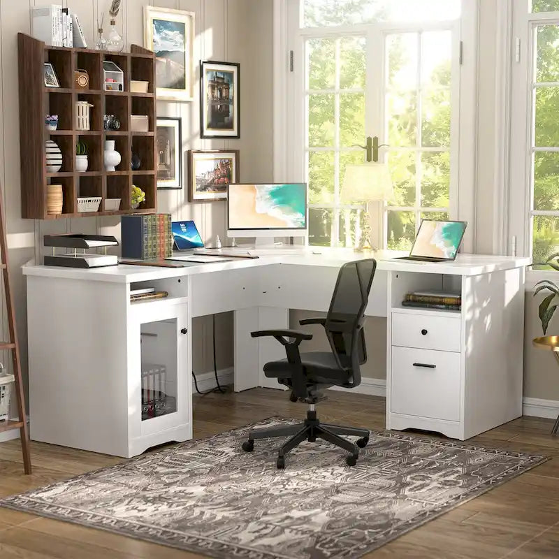 Bureau d'angle moderne de style ferme avec classeur et tiroirs, bureau de direction avec station de charge