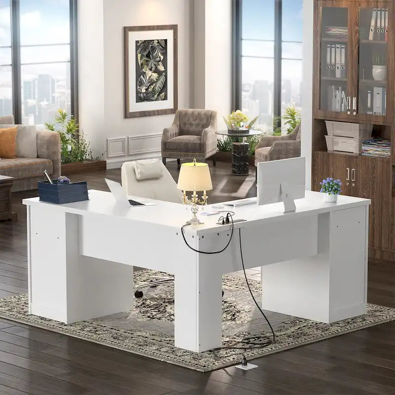 Bureau d'angle moderne de style ferme avec classeur et tiroirs, bureau de direction avec station de charge