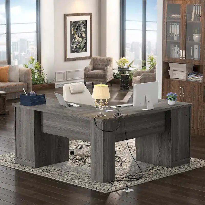 Bureau d'angle moderne de style ferme avec classeur et tiroirs, bureau de direction avec station de charge