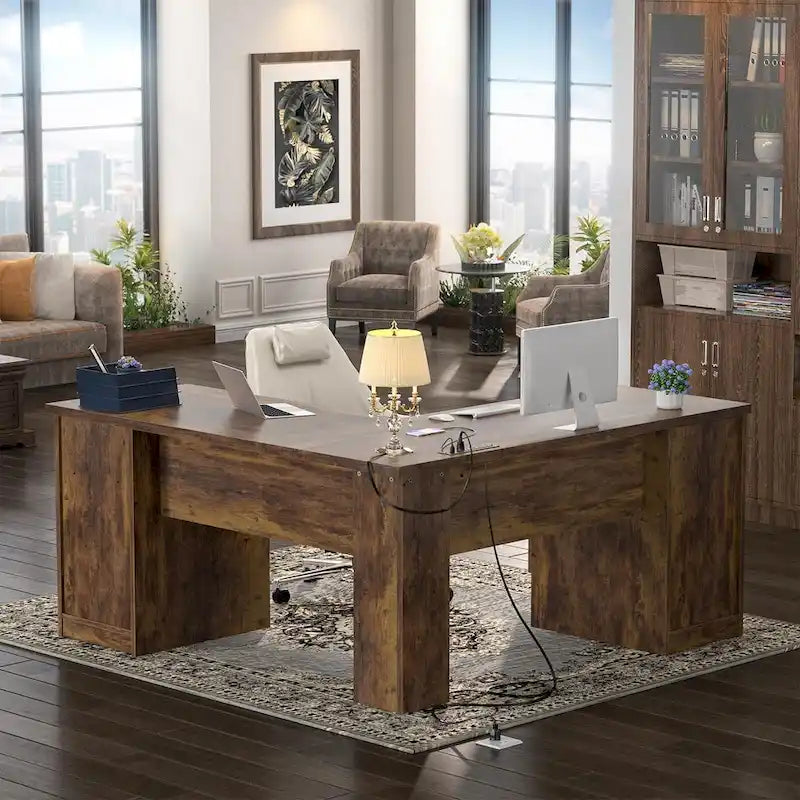 Bureau d'angle moderne de style ferme avec classeur et tiroirs, bureau de direction avec station de charge